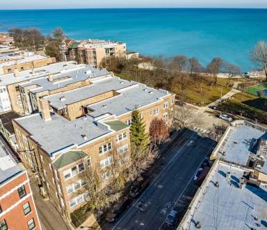 Main picture of 7656 N Rogers Ave