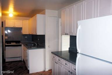 Main picture of 959 W Webster Ave