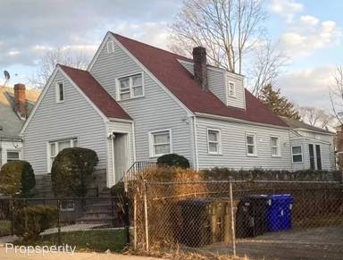 Main picture of 262 Fuller St