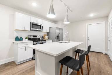 Main picture of 214 Vine St