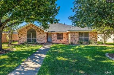 Main picture of 4933 Royal Oak Dr