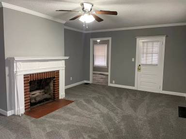 Main picture of 810 Dixon Ave