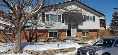Main picture of 911 W 30th St