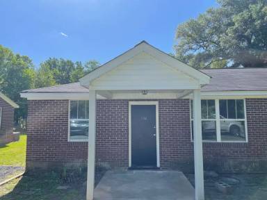 Main picture of 934 Woodlawn Ave