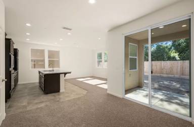 Main picture of 555 N Cattail Ct