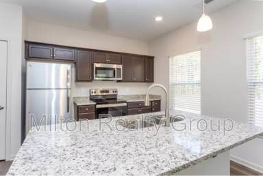 Main picture of 250 Grove Cir