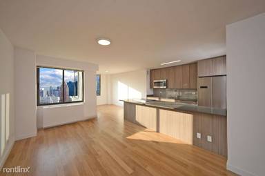 Main picture of 800 Fifth Avenue Apartments