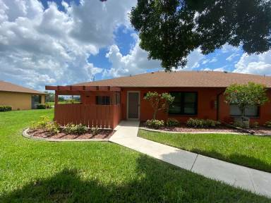 Main picture of 16250 Bay Pointe Blvd