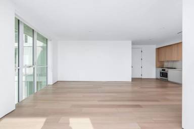 Main picture of 1136 N La Cienega Blvd