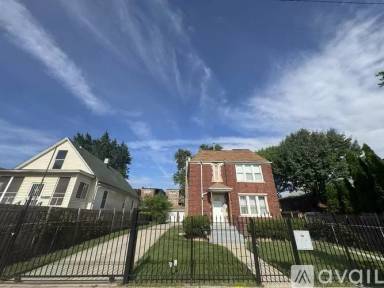 Main picture of 9220 S Loomis St