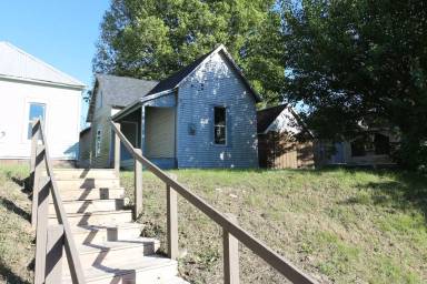 Main picture of 323 S Main St