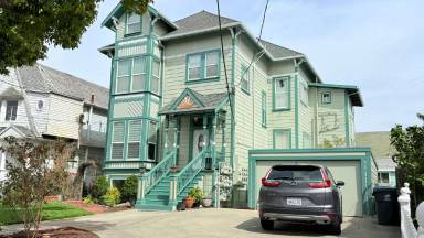 Main picture of 2267 Clinton Ave