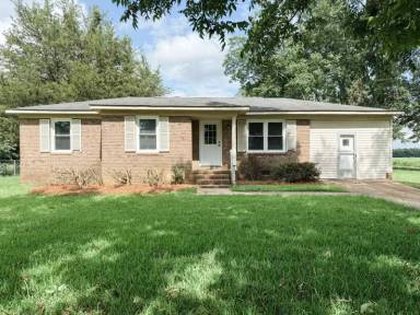 Main picture of 1006 Taylors Mill Rd