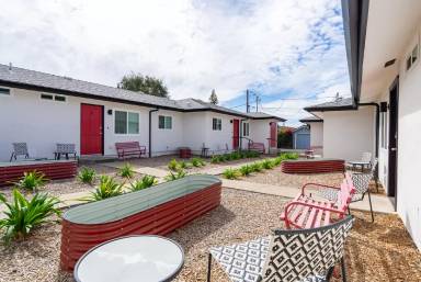 Main picture of 1831 Garden St