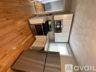 Main picture of 305 Highland Ave