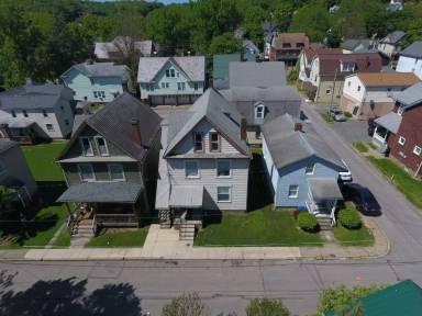 Main picture of 206 E Walnut St