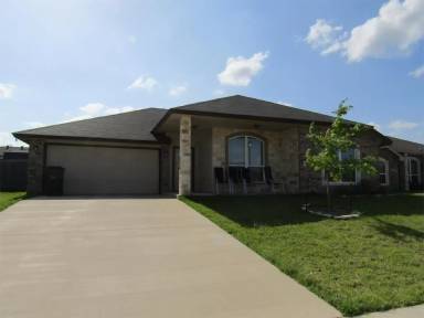 Main picture of 307 Boxer St