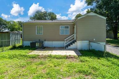 Main picture of 300 Norwood Ave