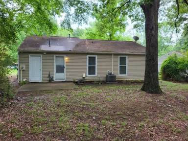 Main picture of 6820 N Ridge Ct