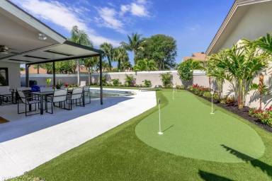 Main picture of 306 Leeward Dr