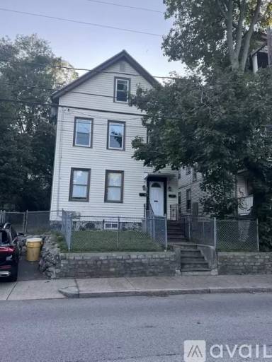 Main picture of 143 Poplar St