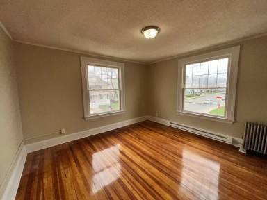 Main picture of 174 1st St