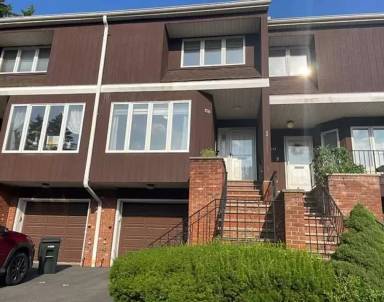 Main picture of 150 Marion Dr