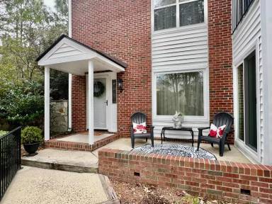 Main picture of 16 Pinehurst Manor Dr