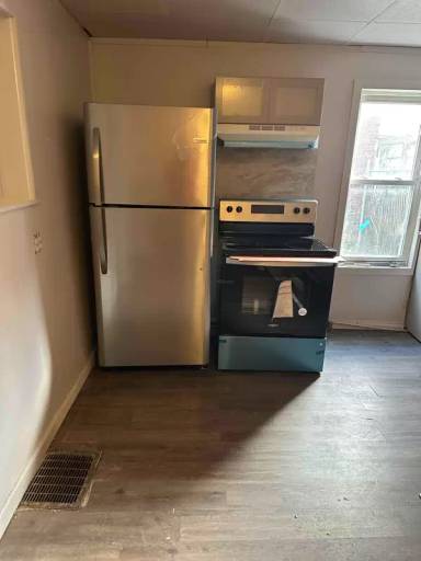 Main picture of 125 N 1st St