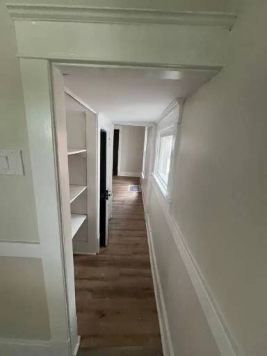 Main picture of 1714 Victoria Ave