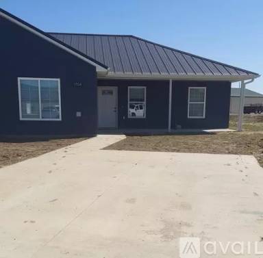 Main picture of 1704 Prey St
