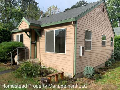 Main picture of 1635 Winona Ct NE