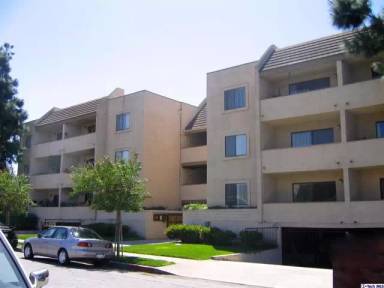 Main picture of 460 Salem St