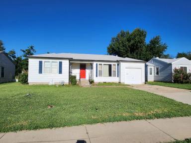 Main picture of 4409 N Ann Arbor Ave