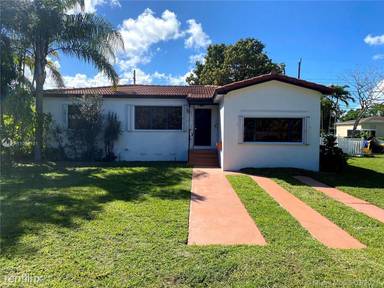 Main picture of 5920 SW 61st Ave
