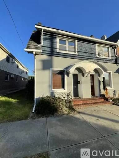 Main picture of 1343 Main St