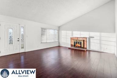 Main picture of 18000 Stowers Ave