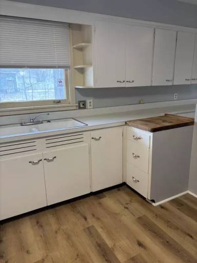 Main picture of 2012 E Cook St