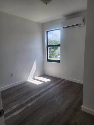 Main picture of 539 SW 7th Ct