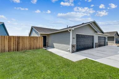 Main picture of 1915 E 69th Ct N