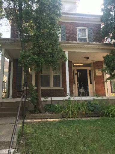 Main picture of 527 E College St