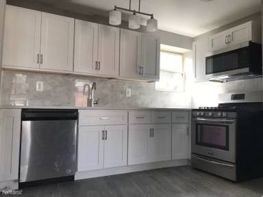 Main picture of 96 Suydam St
