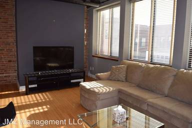 Main picture of 120 W Washington St