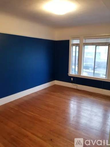 Main picture of 1390 Broadway