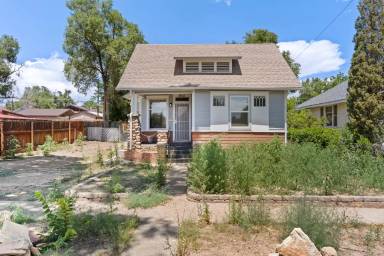 Main picture of 1615 E 9th St