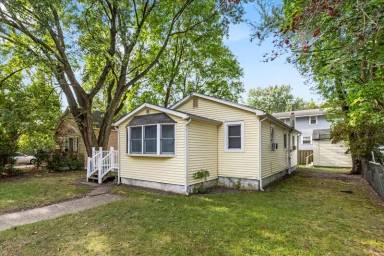 Main picture of 2 Woods Ave