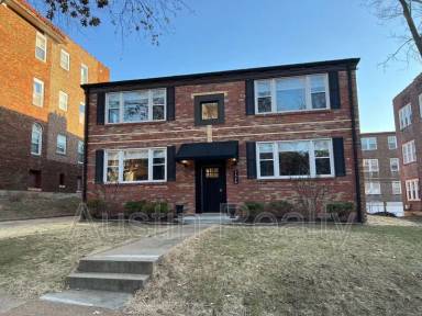 Main picture of 7526 Byron Pl