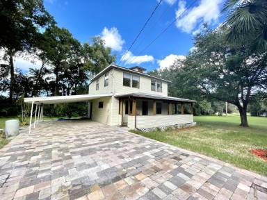 Main picture of 2652 N Woodland Blvd