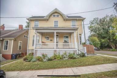 Main picture of 631 Eleanor St