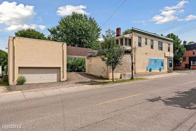 Main picture of 251 George St W